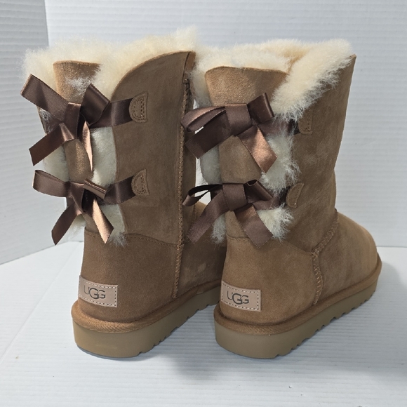 SOLD on eBay!! UGG Baliey Bow II Womens Chestnut Boots - Picture 1 of 9